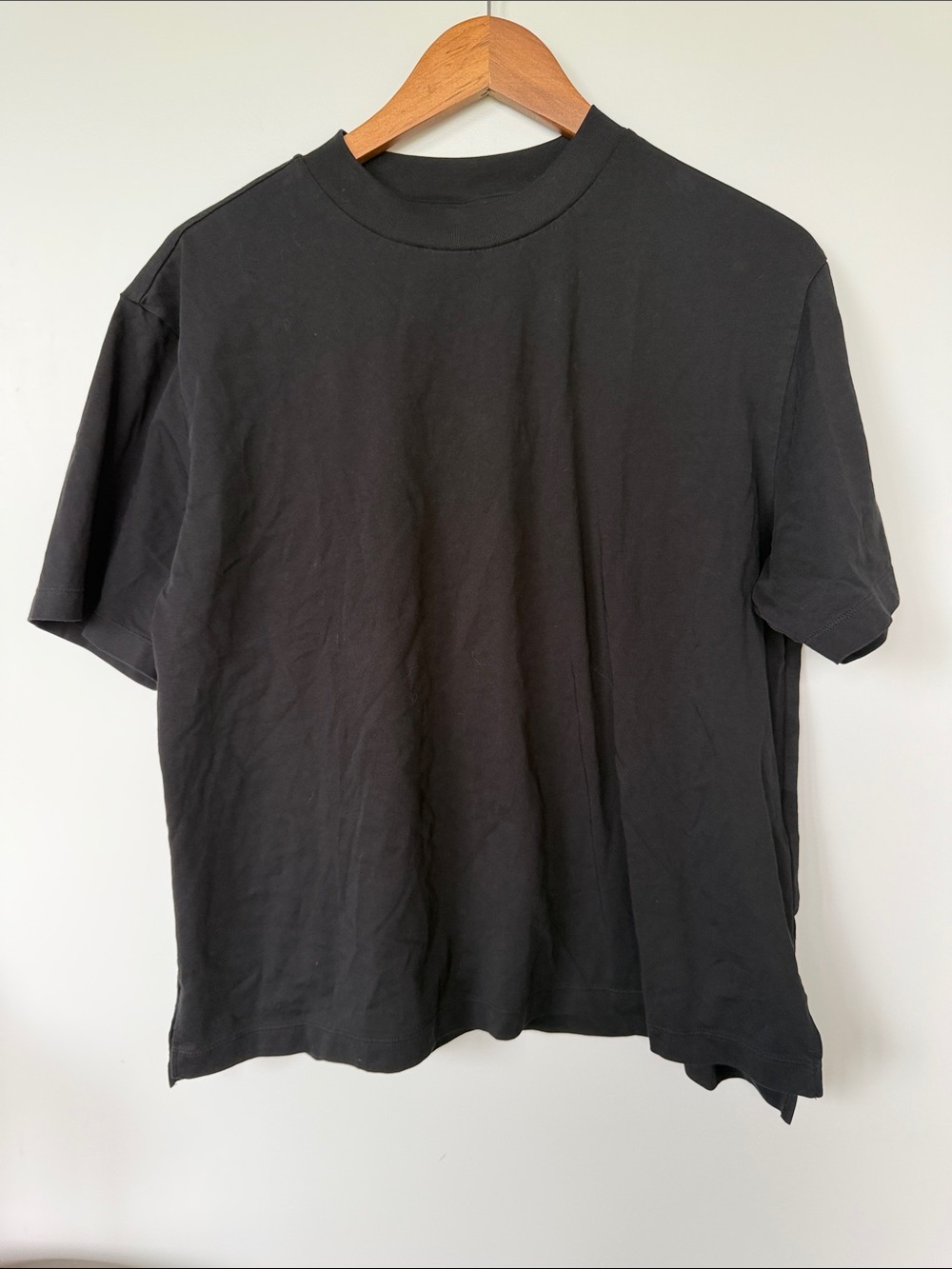 Uniqlo Black Short Sleeve Mock-Neck Tee
